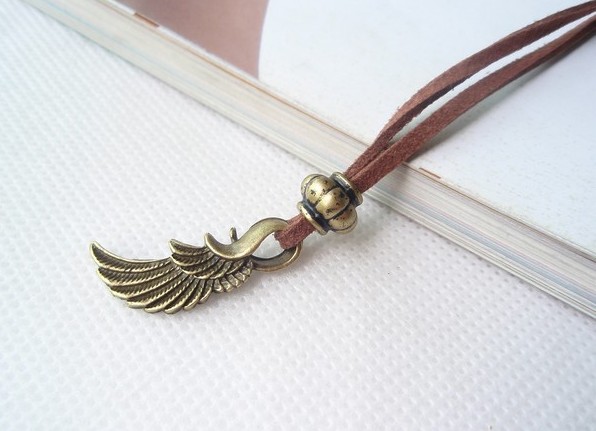 Leather Necklace Angel's Wing (Sold in per package of 80pcs)