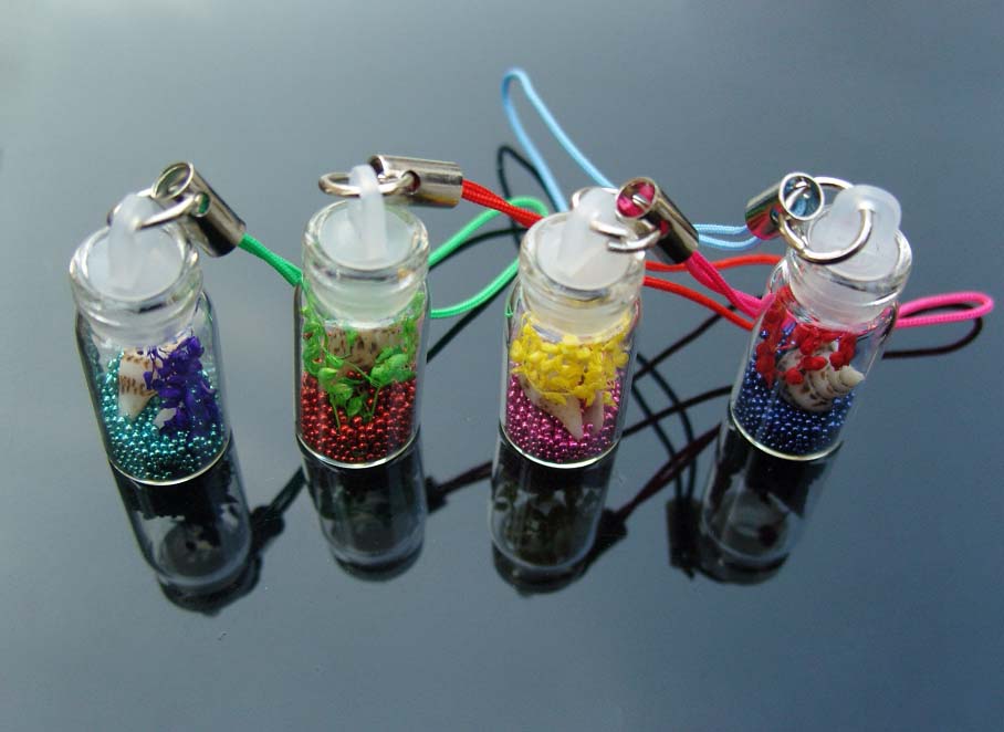 Mini Bottle With shells,beads,real flowers(Assorted)