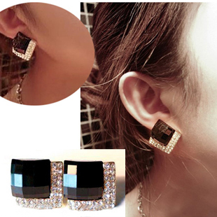 Fashion Gemstone Earrings