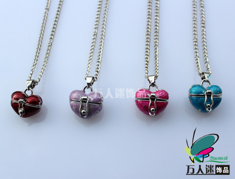Photo Locket Necklaces(Assorted Colors)