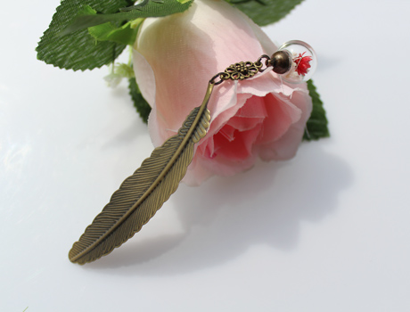 16MM Glass Ball Feather Bookmark With Flower Inside
