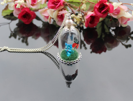 25X38MM The butterfly dream Glass Globe Necklace