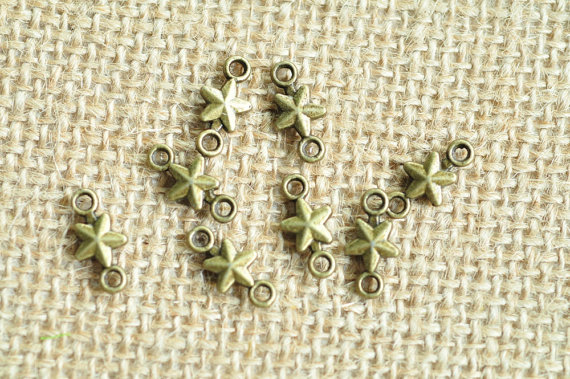 15x7.5mm Antique Bronze Star Charms Connector