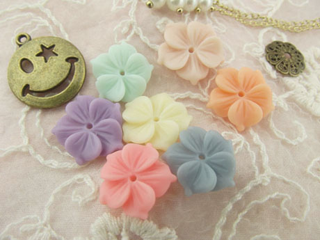 17MM Resin Flower Cabochons of Mixed Colors - HD 217