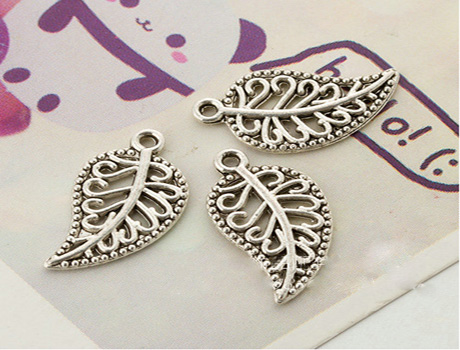 16X10MM Leaf charm Pendant ( double sided )