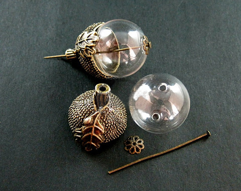 18/20MM Glass Ball With Antique Metal Acorn Cap