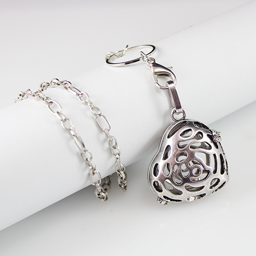 30x27MM Flower Heart Diffuser Locket Necklace