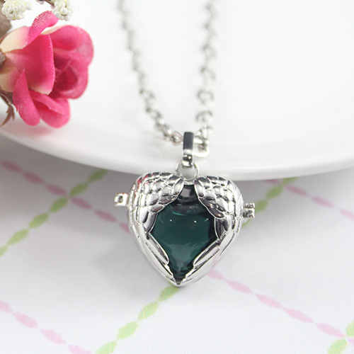 29x27MM Heart Wing Diffuser Locket Ball Necklace